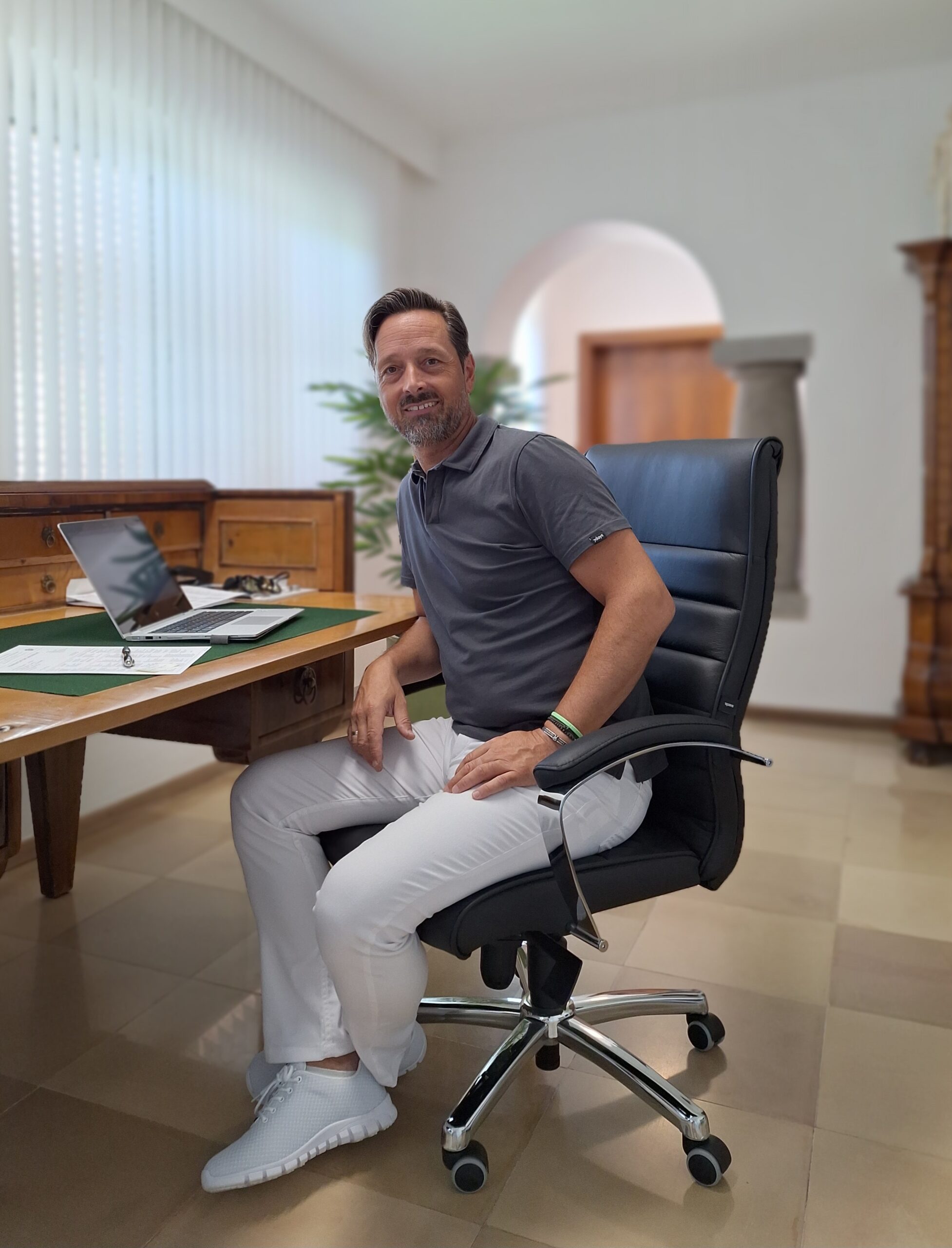 Prim. Dr. Josef Dierneder, MBA